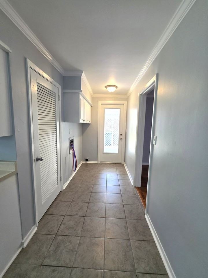548 Pelican Ave - Photo 5 of 23