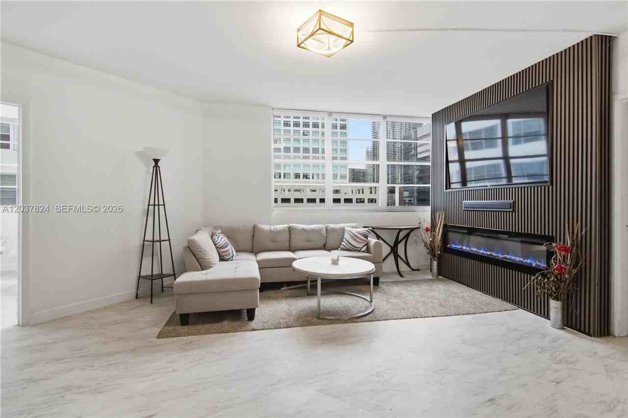 801 Brickell Bay Dr Apt 764l - Photo 4 of 15