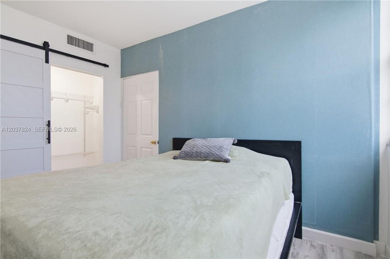 801 Brickell Bay Dr Apt 764l - Photo 7 of 15