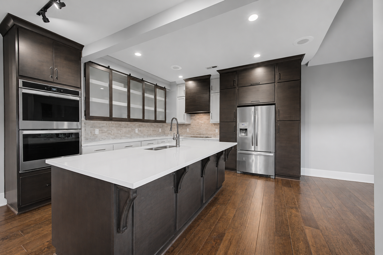 1044 Chestnut St - Photo 6 of 12