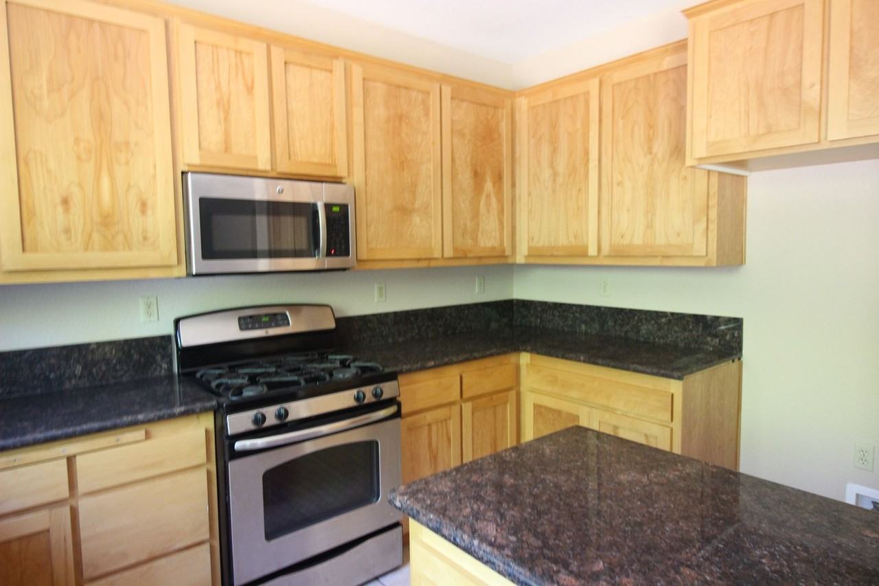 402 Healdsburg Ave - Photo 6 of 26