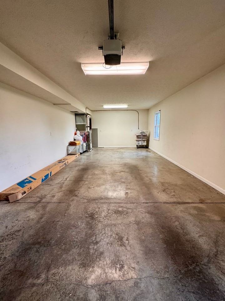 506 E Riverside Dr - Photo 3 of 27