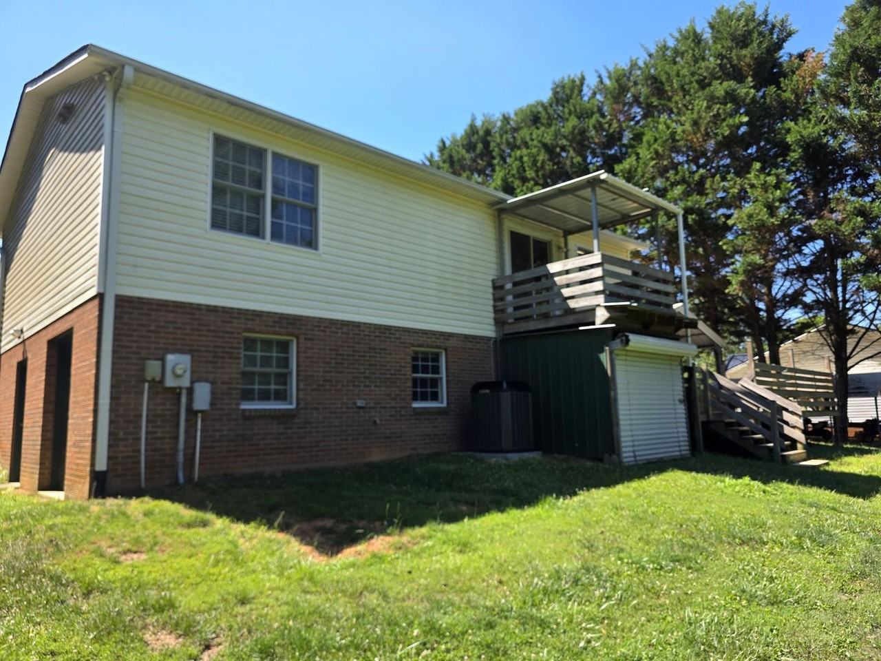 273 Woodbridge Dr - Photo 4 of 20