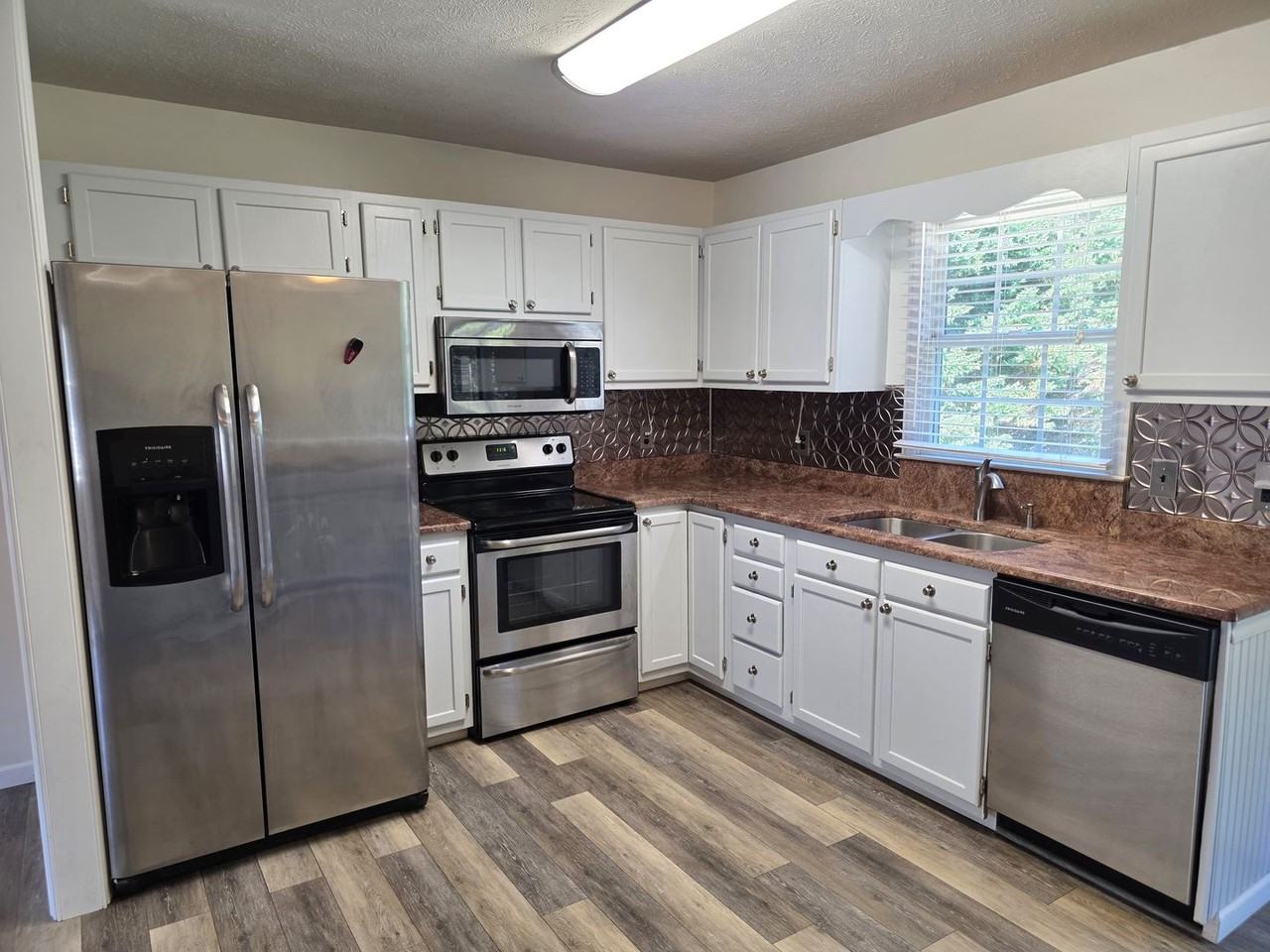 273 Woodbridge Dr - Photo 6 of 20