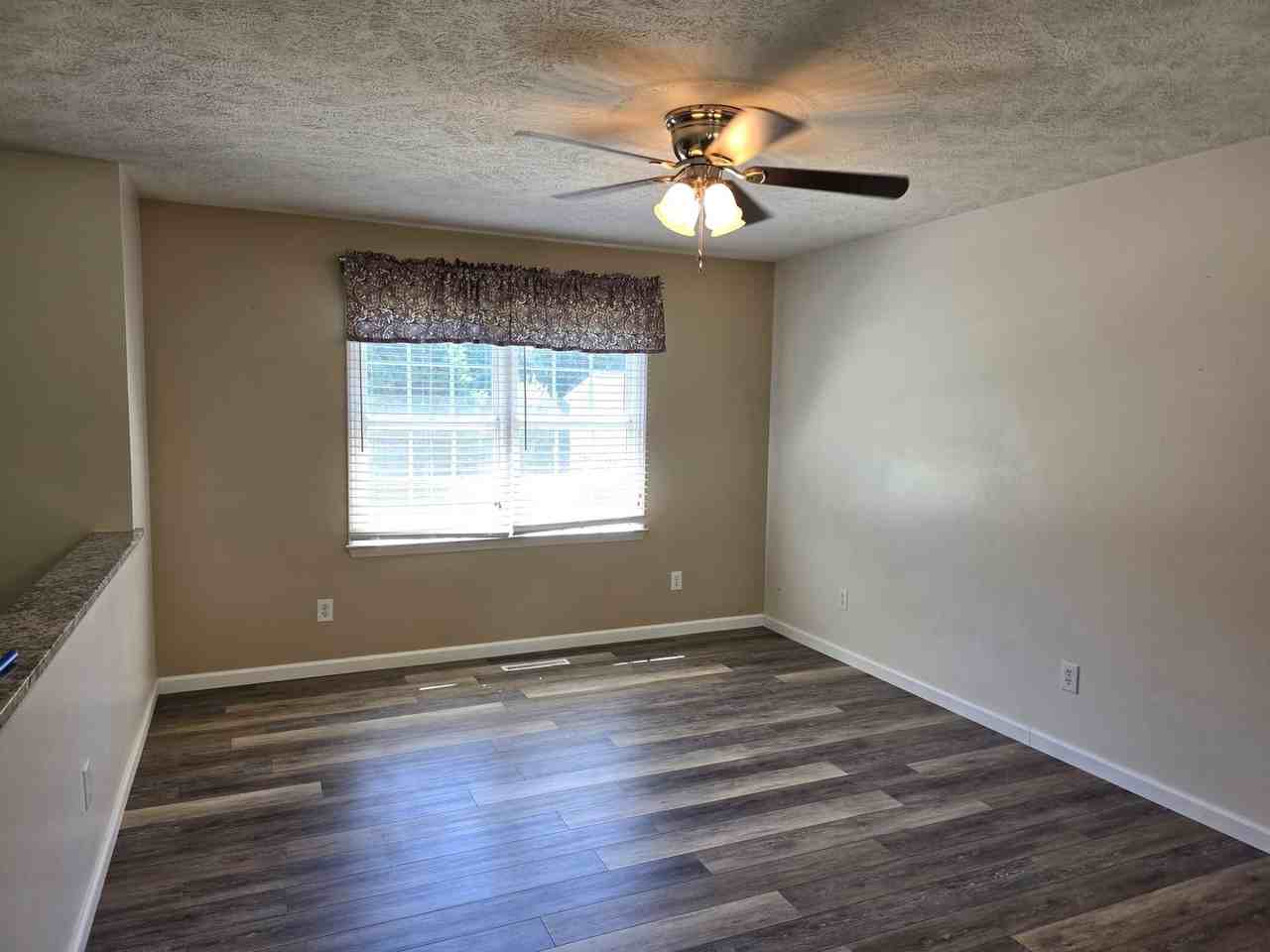 273 Woodbridge Dr - Photo 7 of 20