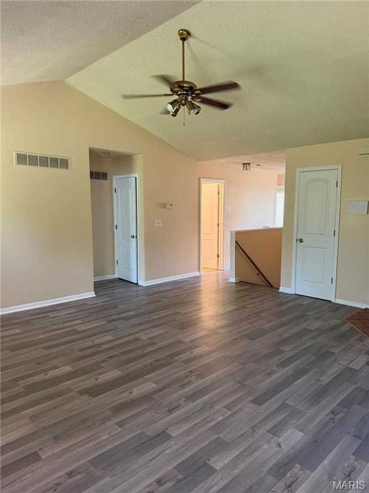 1203 Advance Dr - Photo 6 of 15
