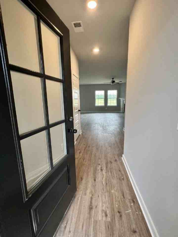 731 N Main St - Photo 3 of 22