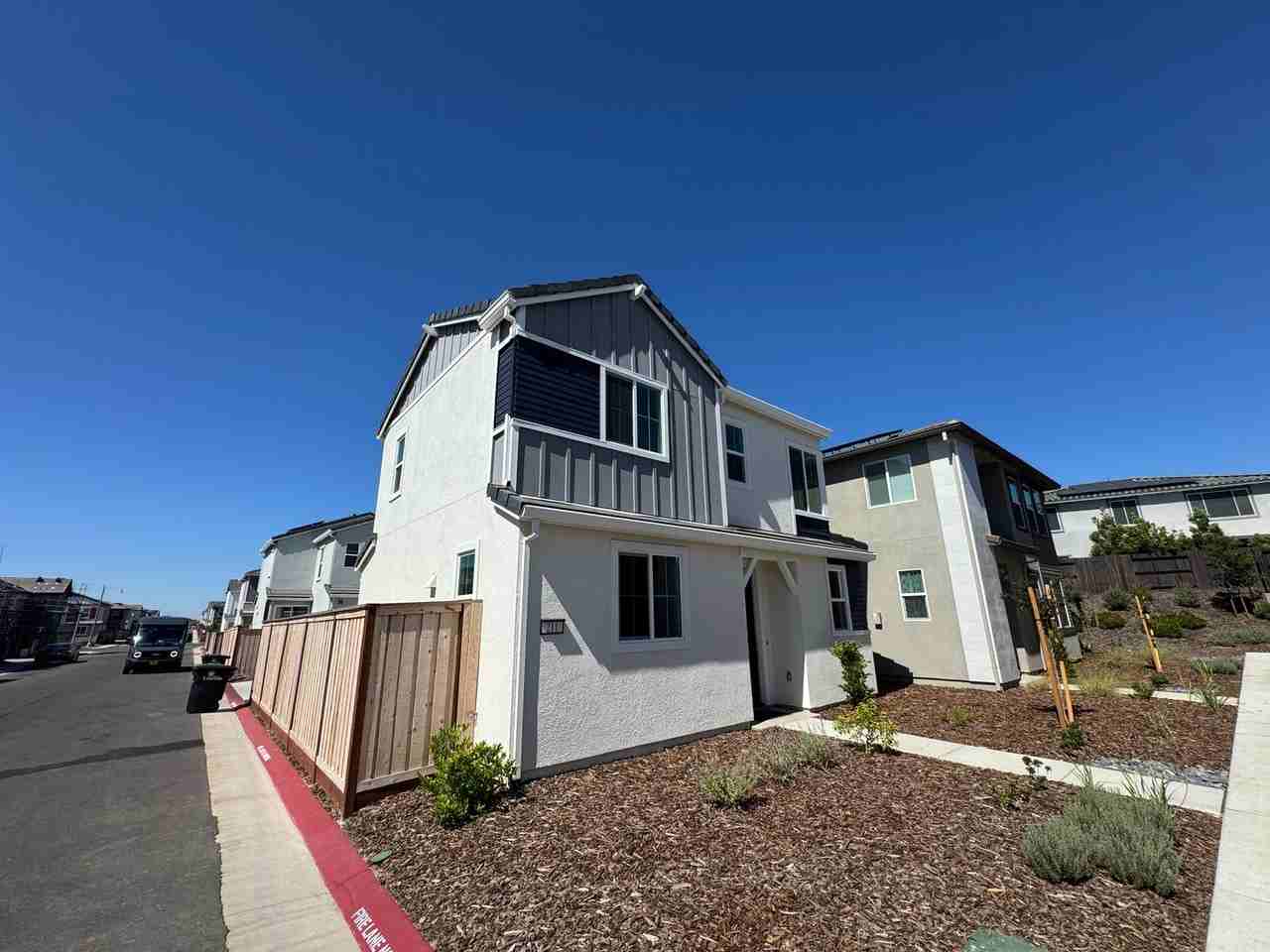 211 Stargaze Pl - Photo 2 of 26