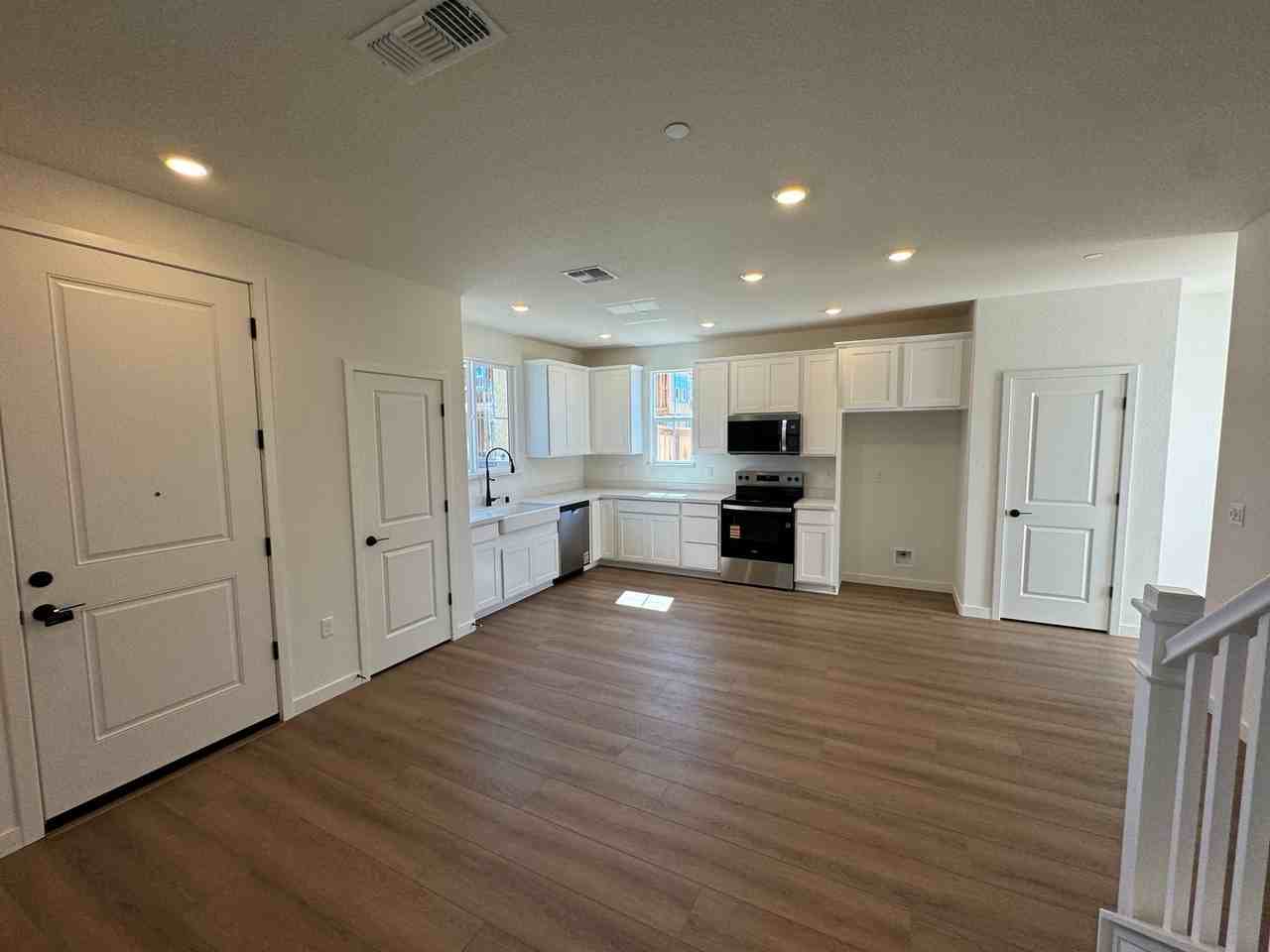 211 Stargaze Pl - Photo 3 of 26