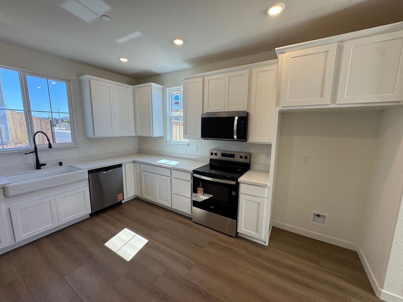 211 Stargaze Pl - Photo 4 of 26