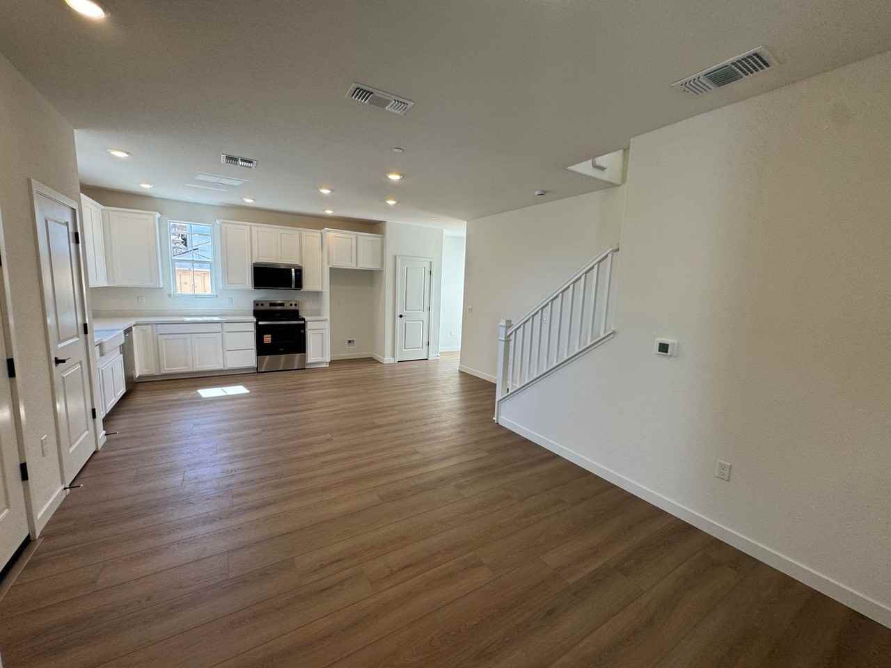 211 Stargaze Pl - Photo 7 of 26