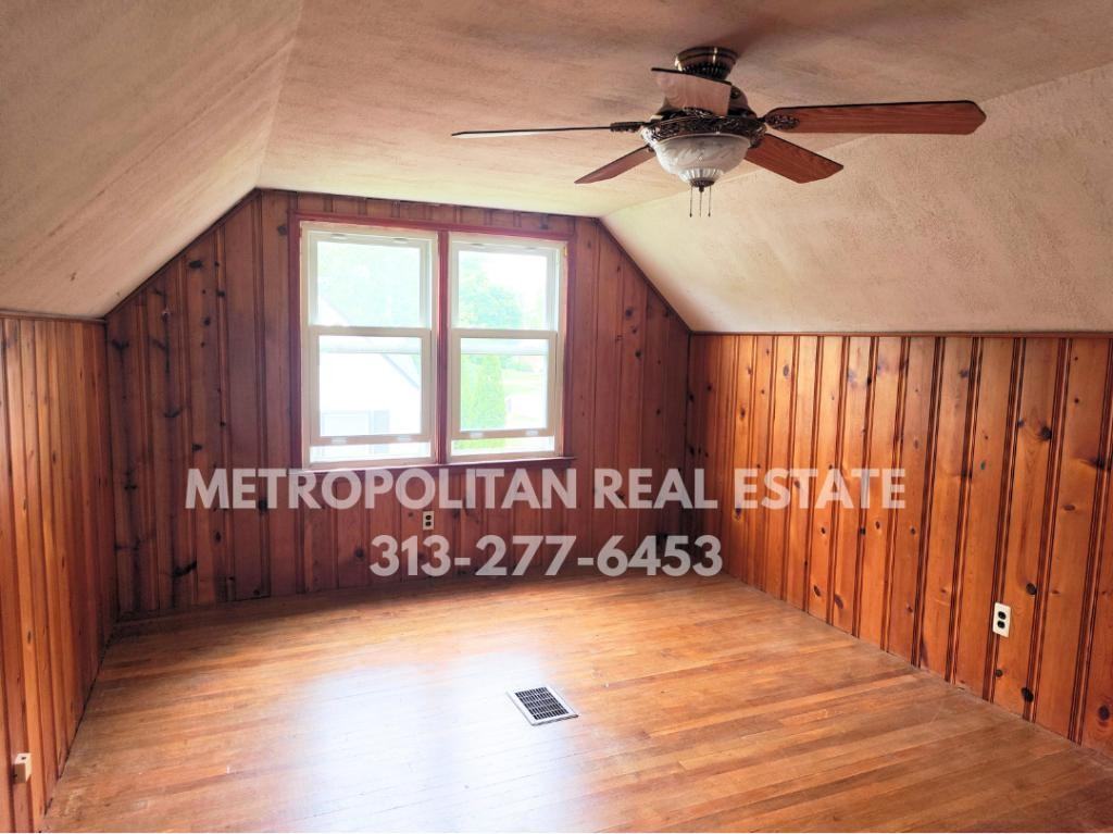 1713 Gilman St - Photo 3 of 6