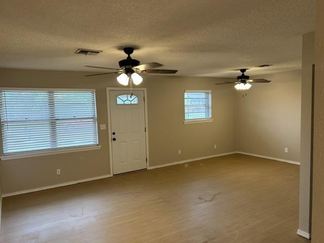 818 E Hayes St - Photo 3 of 16