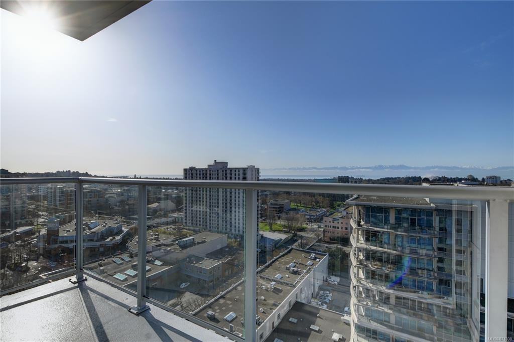 848 Yates Street #1704 - Photo 4 of 17