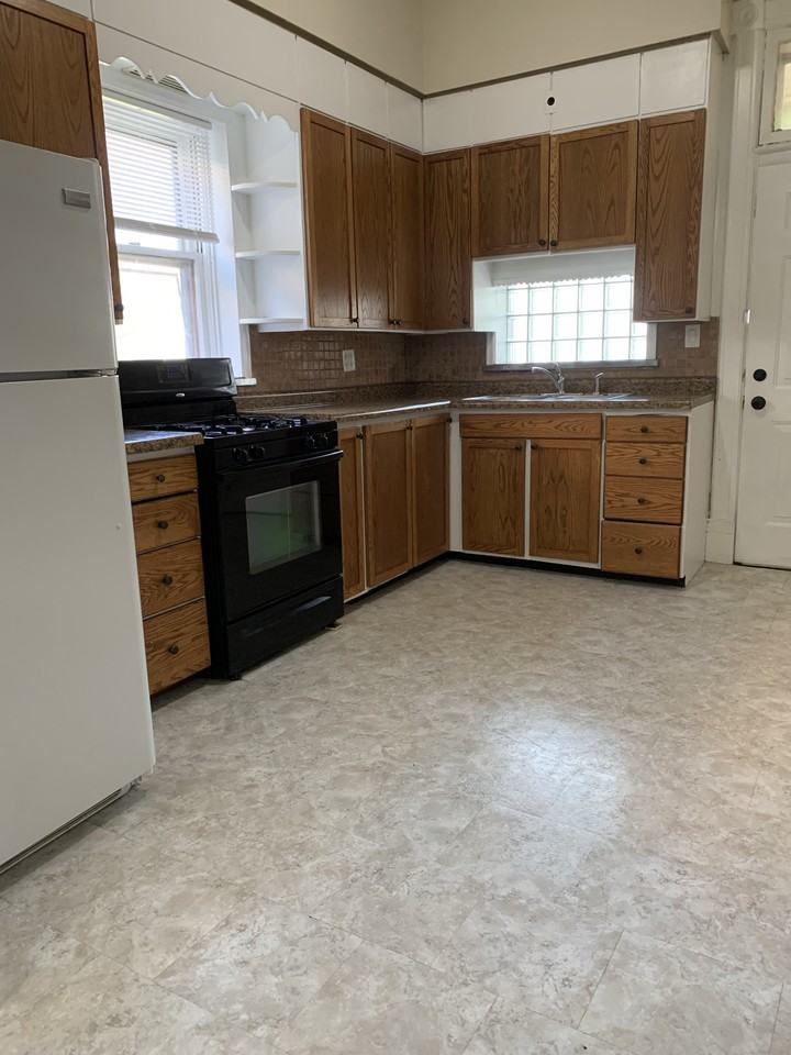 422 Loras Blvd #422-5 - Photo 3 of 6