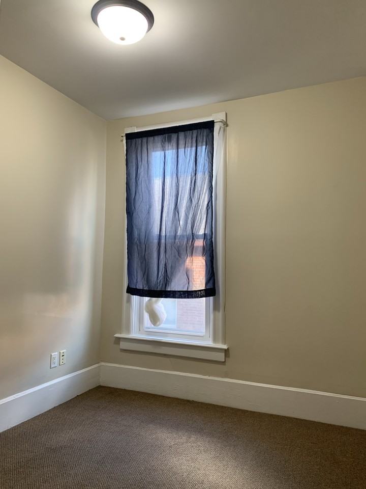 422 Loras Blvd #422-5 - Photo 4 of 6