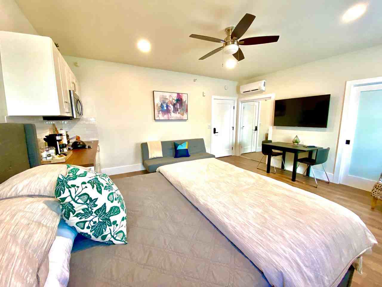155 W Santa Clara St #214 - Photo 6 of 10