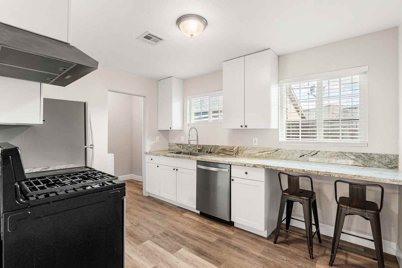 508 N 9th Ave #1 - Photo 3 of 21