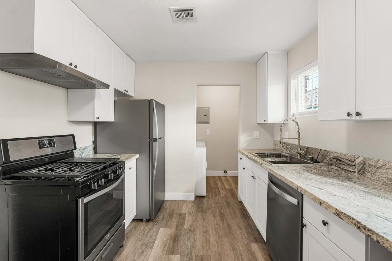 508 N 9th Ave #1 - Photo 4 of 21