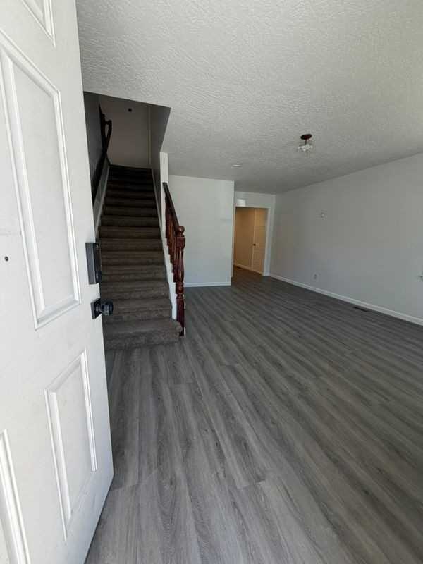174 S 600 E - Photo 2 of 33