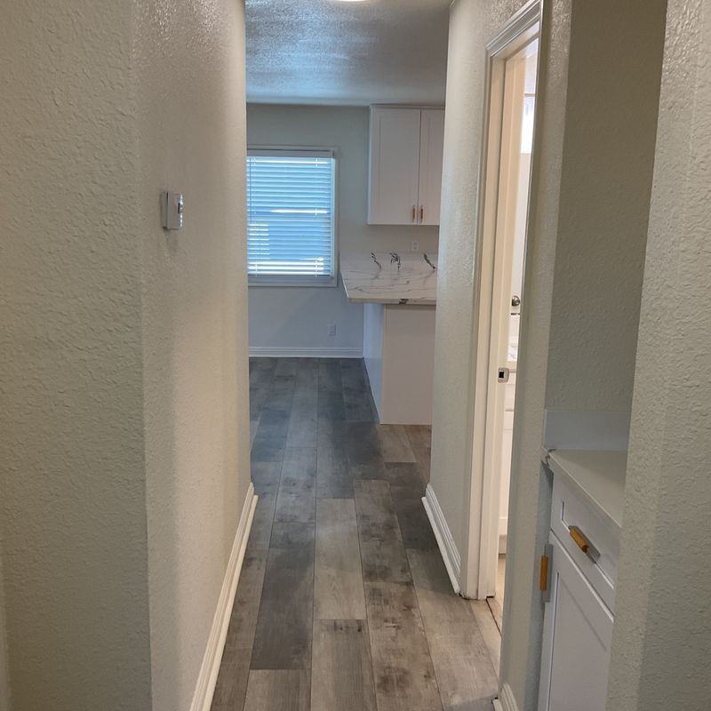 816 W G St - Photo 6 of 13