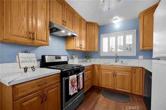 13624 Greenstone Ave - Photo 4 of 11