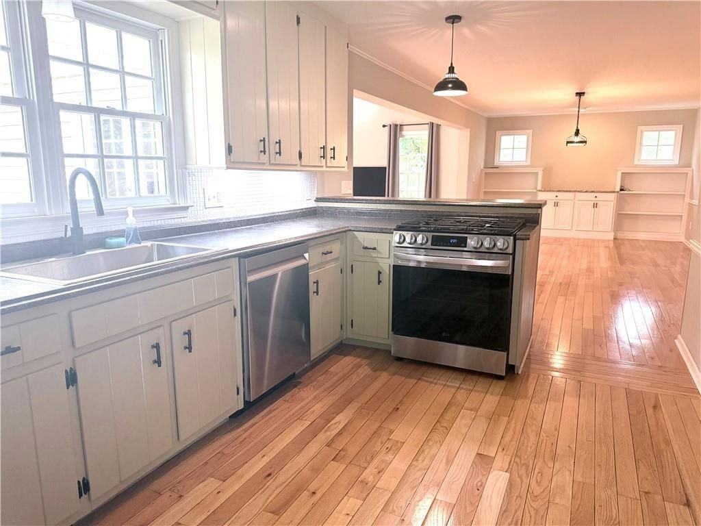 1060 Crabapple Trce - Photo 3 of 37