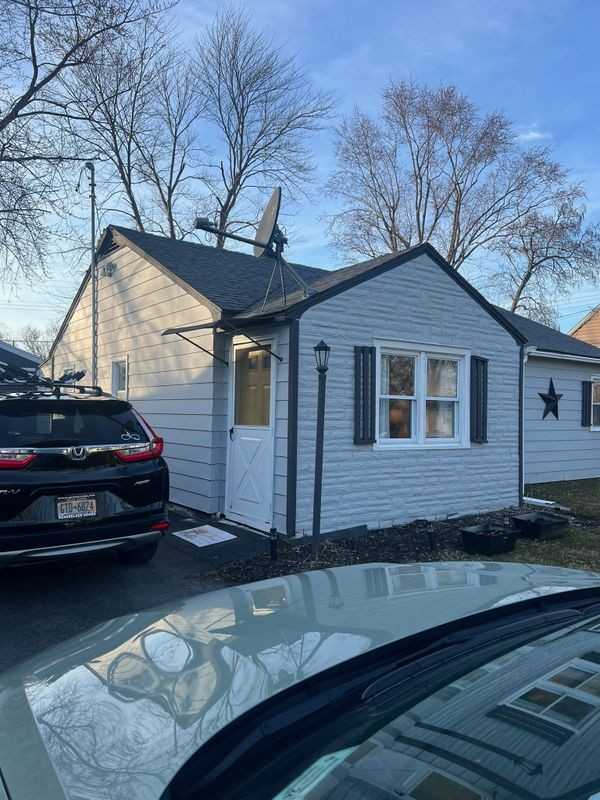 297 Lincoln Blvd - Photo 3 of 14