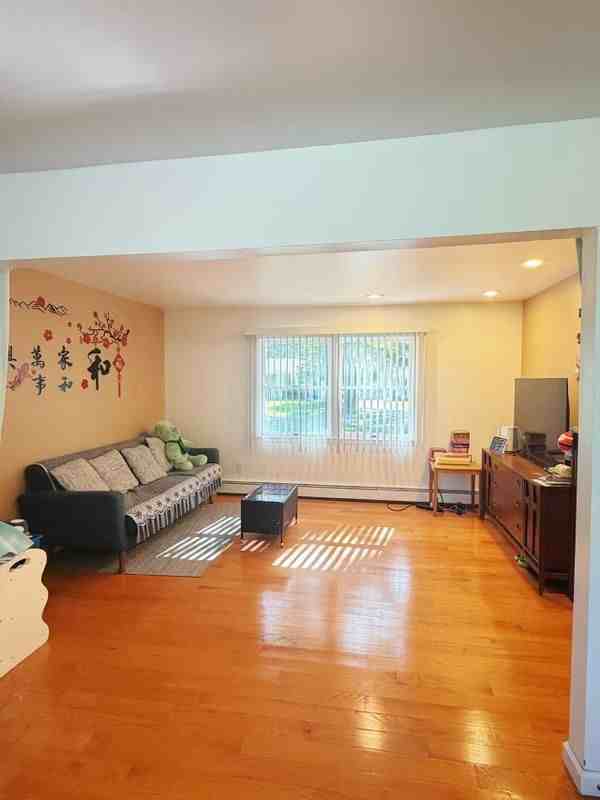 38 Jonas Blvd - Photo 4 of 10