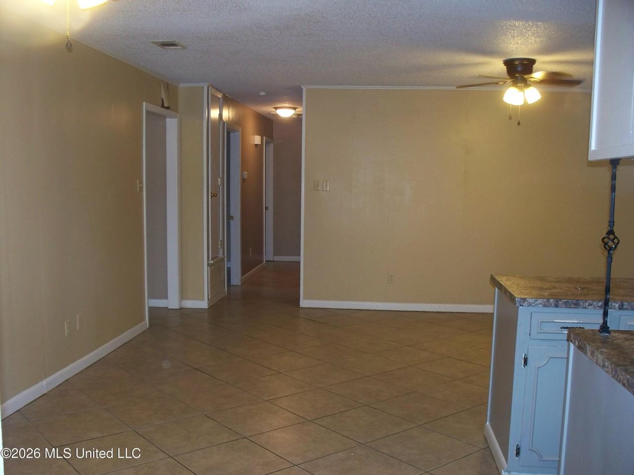 2712 Connor Dr - Photo 7 of 35