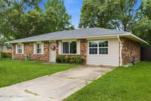 2616 W Angela Cir - Photo 1 of 1