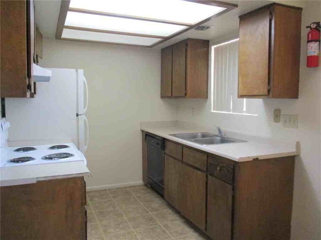 3653 Wendell Ave Apt C - Photo 2 of 11