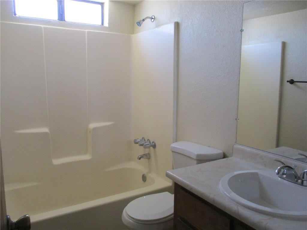 3653 Wendell Ave Apt C - Photo 6 of 11