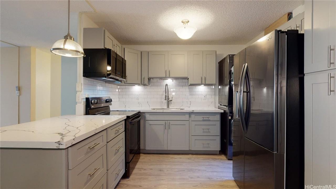 95-273 Waikalani Dr #D302