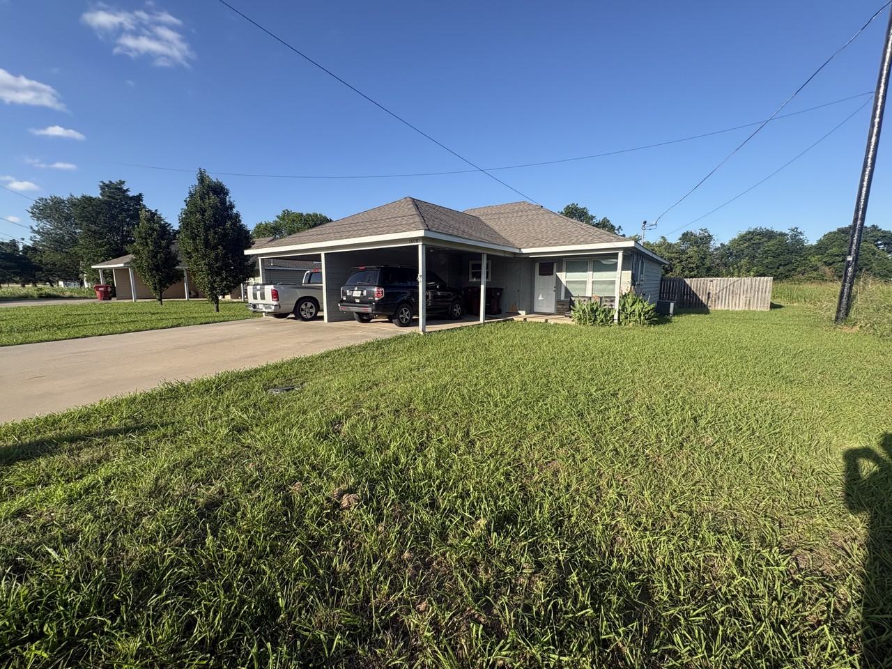 1610 Albert Broadfoot St - Photo 2 of 10