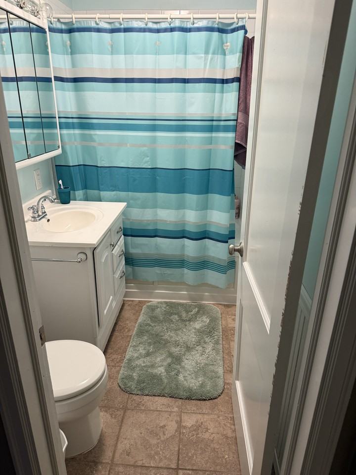840 Goethe St #1 - Photo 5 of 10