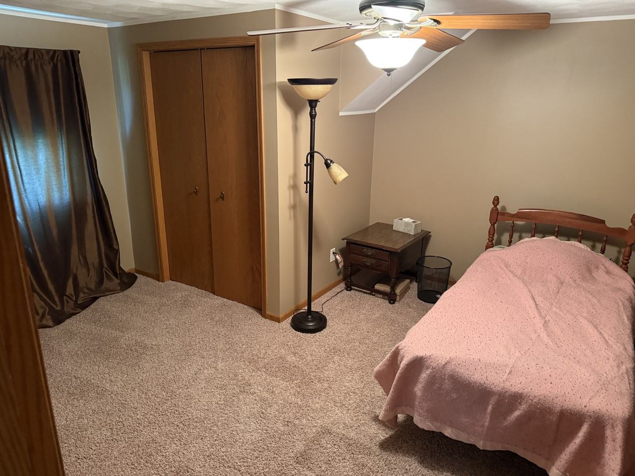 840 Goethe St #1 - Photo 6 of 10
