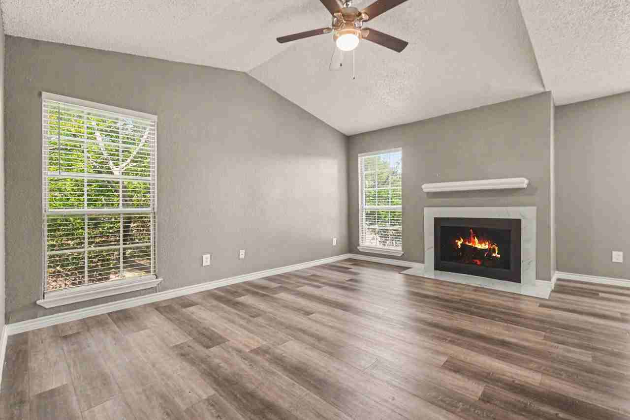 3645 W Northgate Dr #201 - Photo 4 of 17