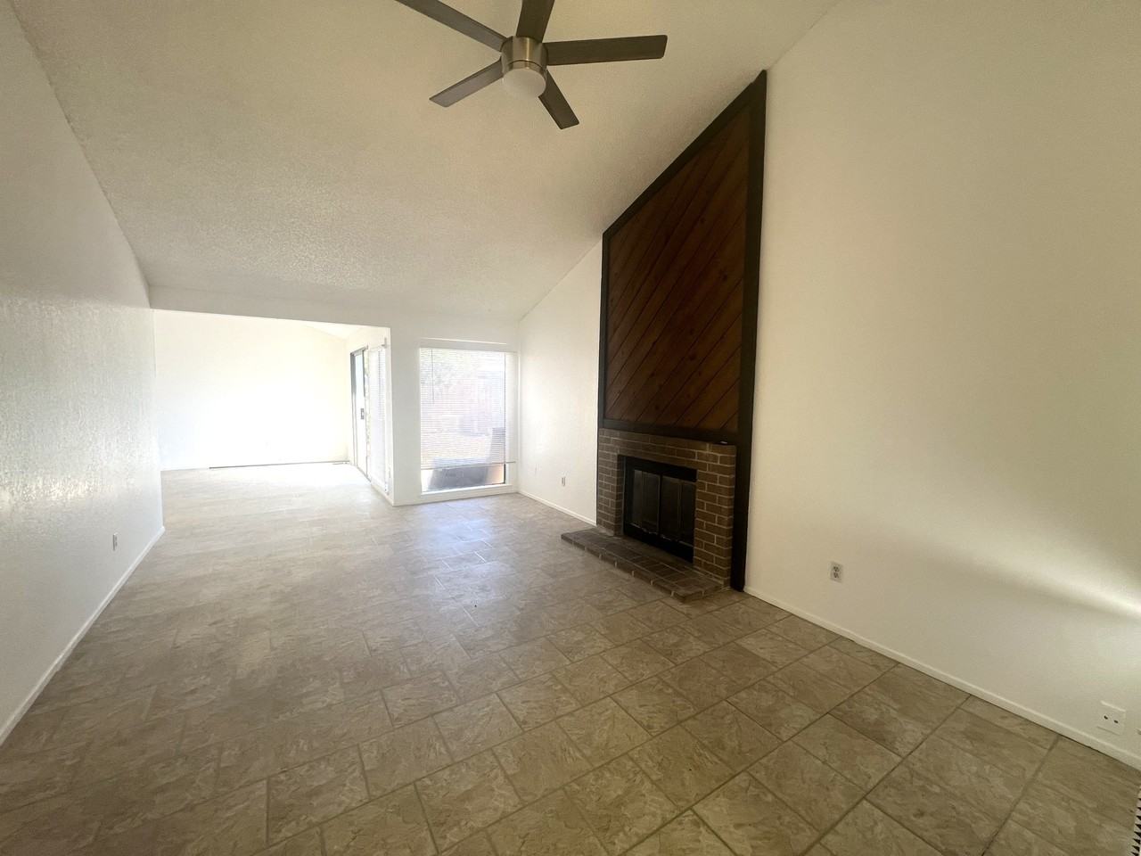 10387 S White Rock Rd Apt B - Photo 4 of 20