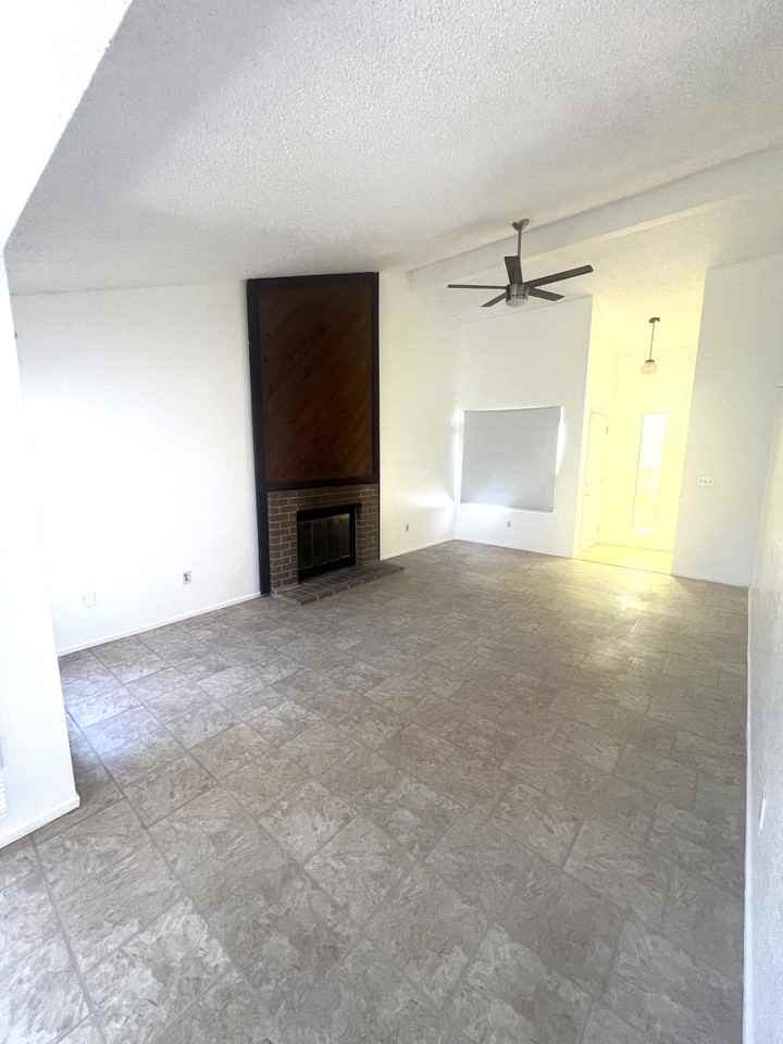 10387 S White Rock Rd Apt B - Photo 5 of 20