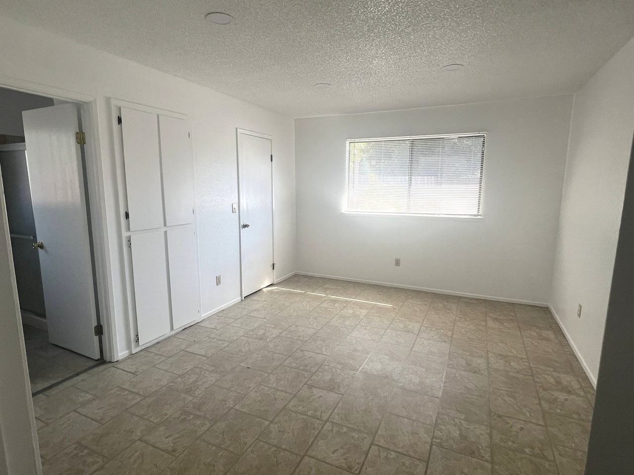 10387 S White Rock Rd Apt B - Photo 6 of 20
