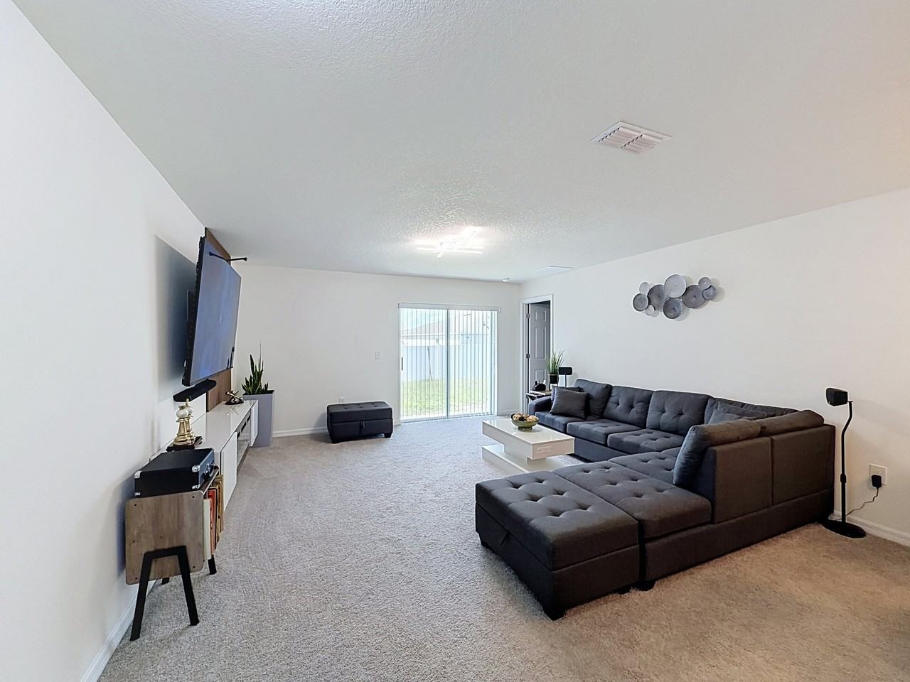 339 Towns Cir - Photo 3 of 18