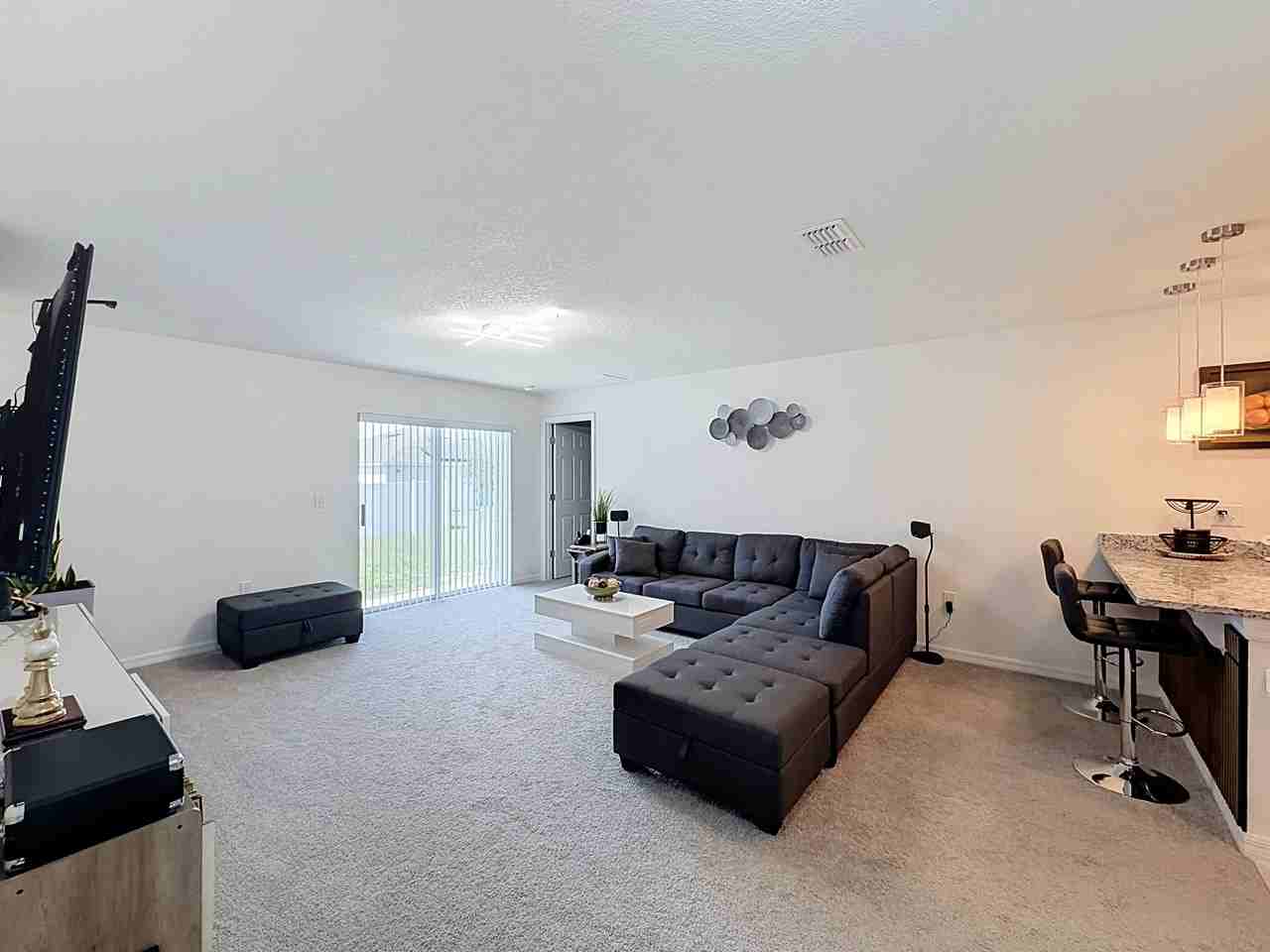 339 Towns Cir - Photo 5 of 18