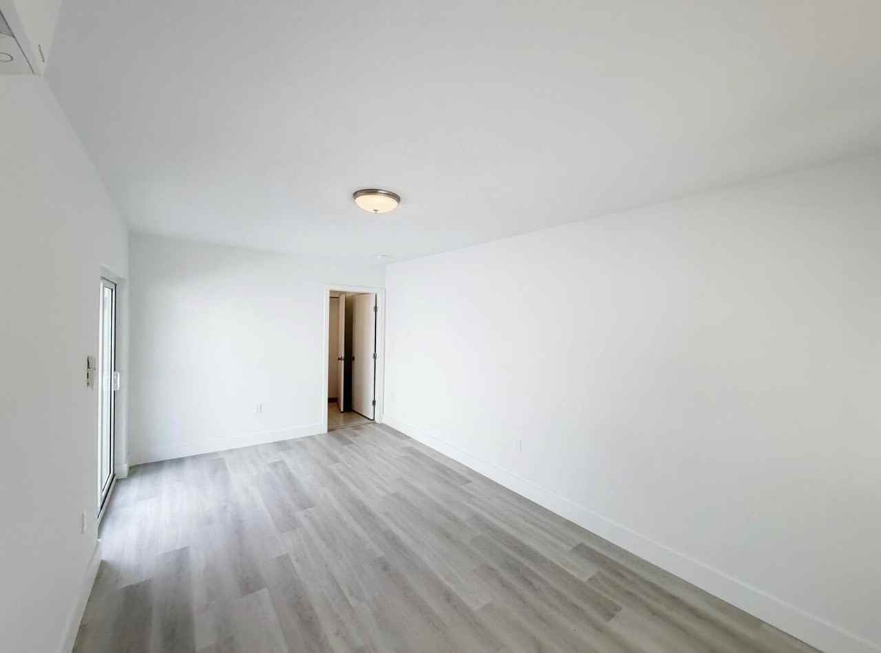 1135 Nw 127th St - Photo 3 of 28