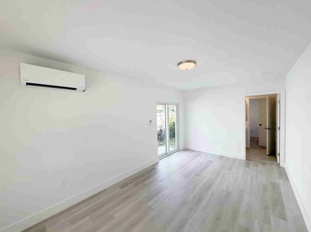 1135 Nw 127th St - Photo 4 of 28