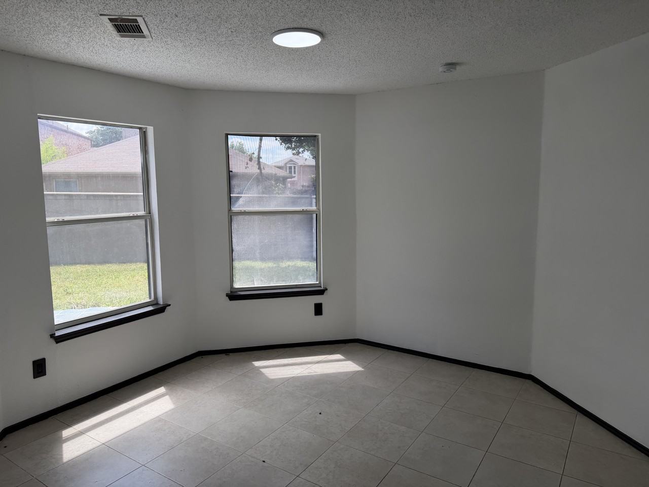 5107 Whitehaven Dr - Photo 5 of 13