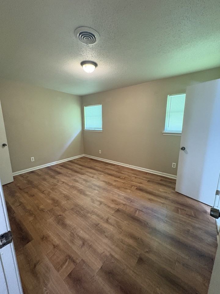 321 Sultan Ct - Photo 6 of 12