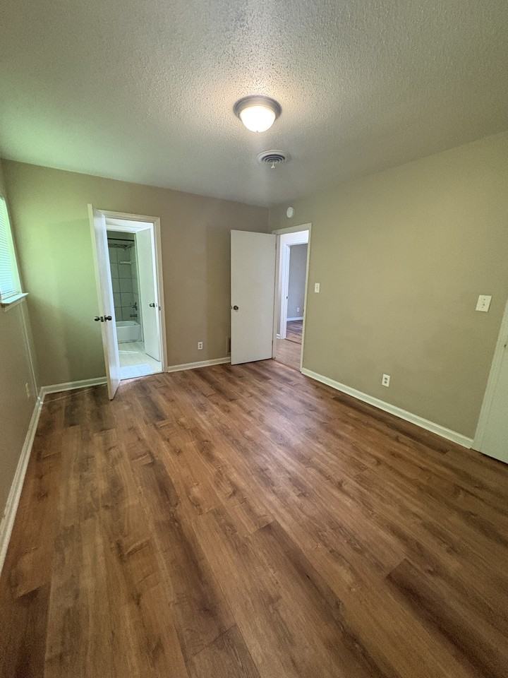 321 Sultan Ct - Photo 7 of 12