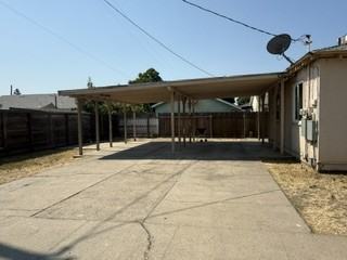 727 Pleasanton Pl - Photo 3 of 8