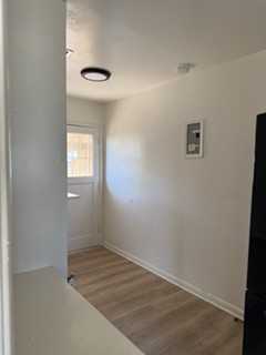 727 Pleasanton Pl - Photo 7 of 8